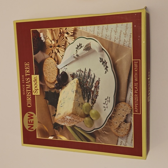 Spode Christmas Tree Appetizer Plate with Knife - Picture 3 of 13